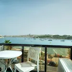 Seafront Bright & Spacious 2 Bedroom, Balcony, Kdeg1-1