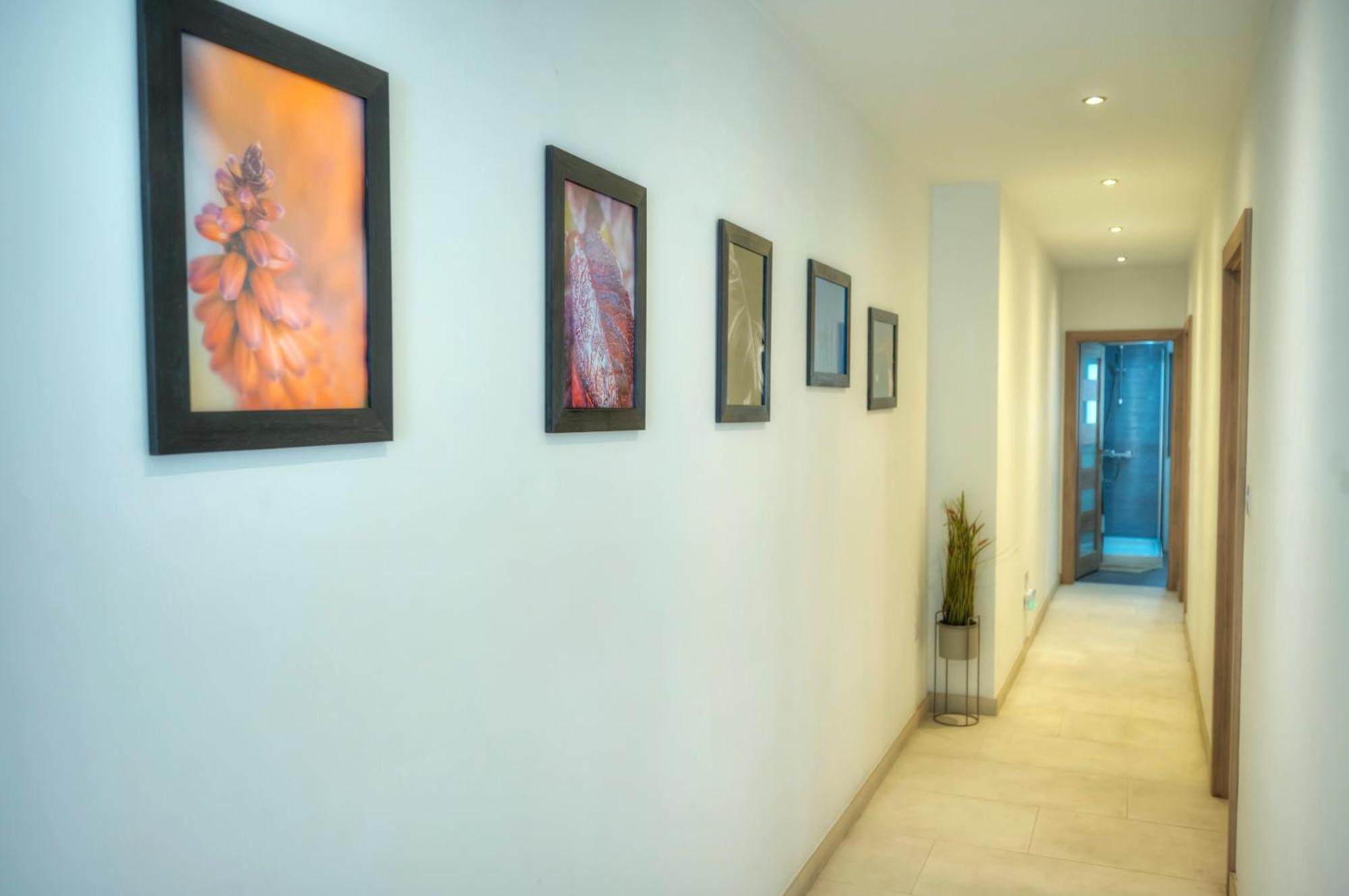 Seafront Bright & Spacious 2 Bedroom, Balcony, Kdeg1-1 Apartment Sliema
