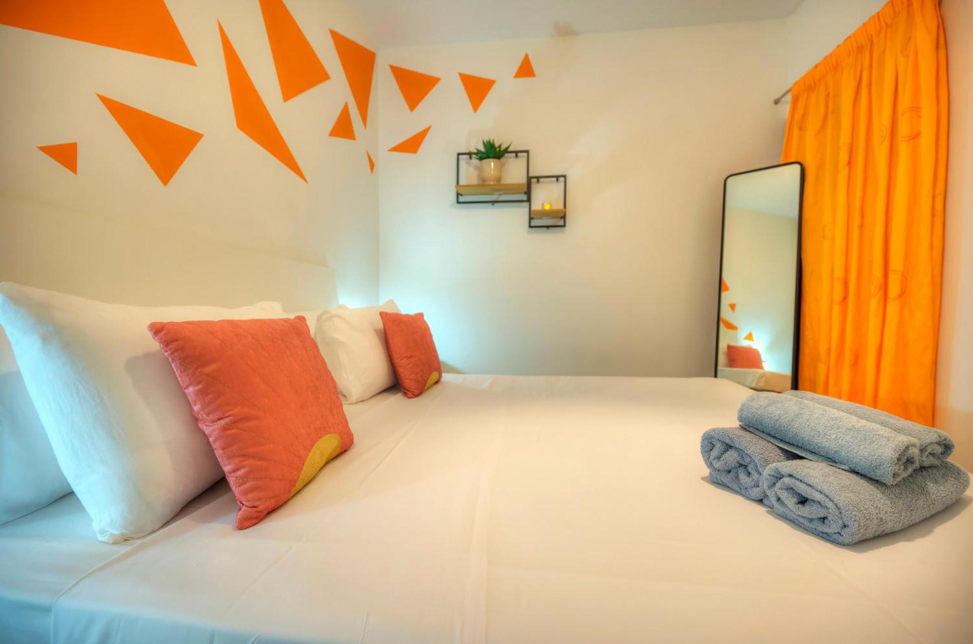 Seafront Bright & Spacious 2 Bedroom, Balcony, Kdeg1-1 * Sliema