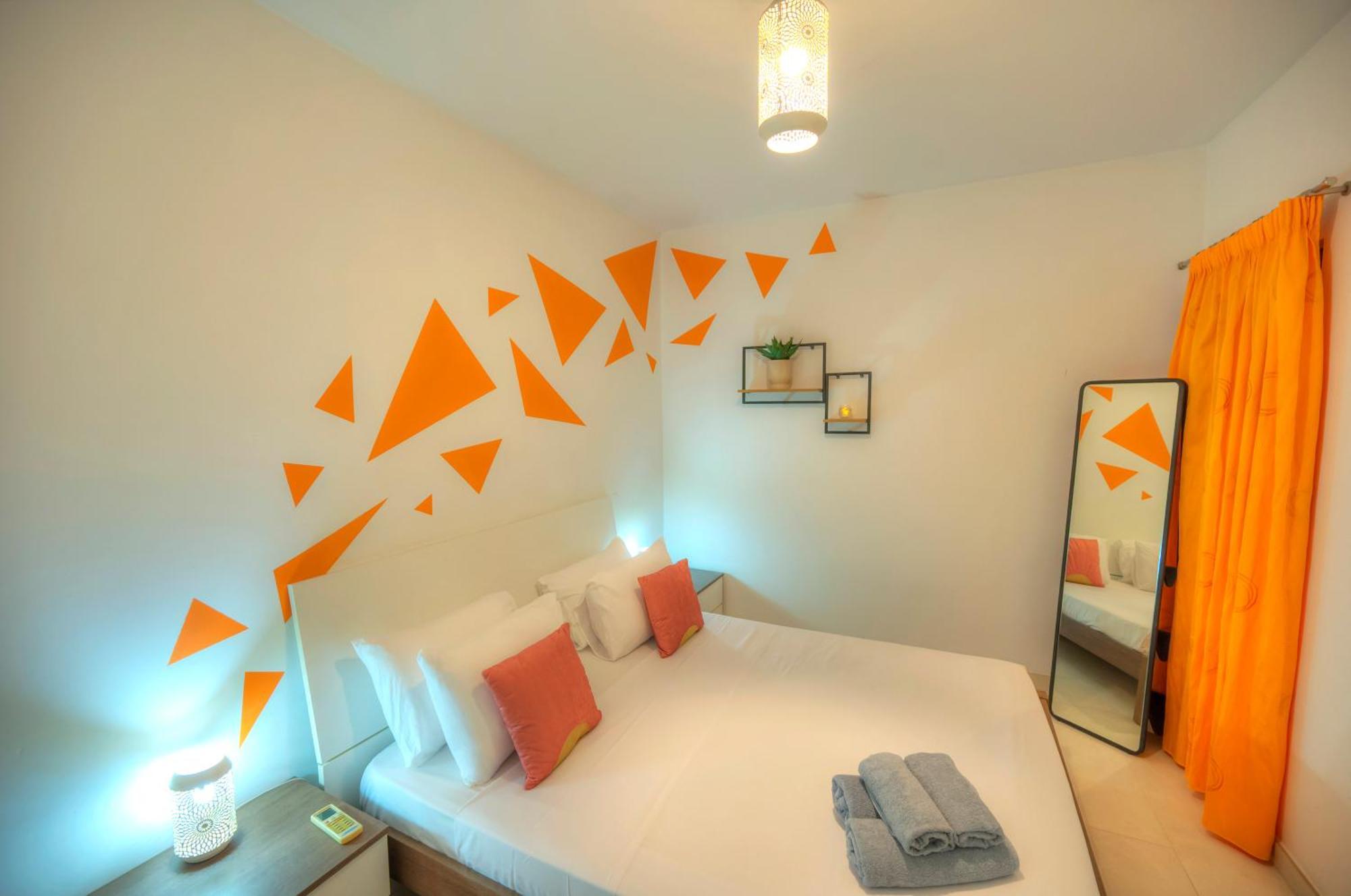 Seafront Bright & Spacious 2 Bedroom, Balcony, Kdeg1-1 Apartment *